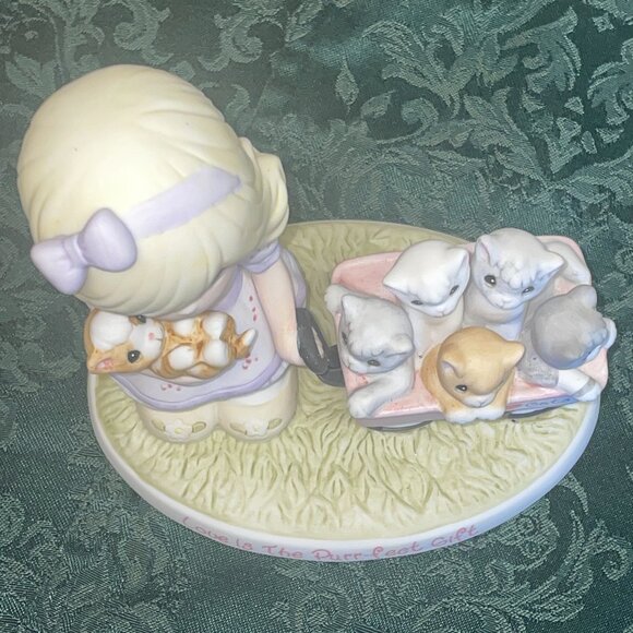 Precious Moments "Love Is The Purr-fect Gift" Figurine - Picture 5 of 7